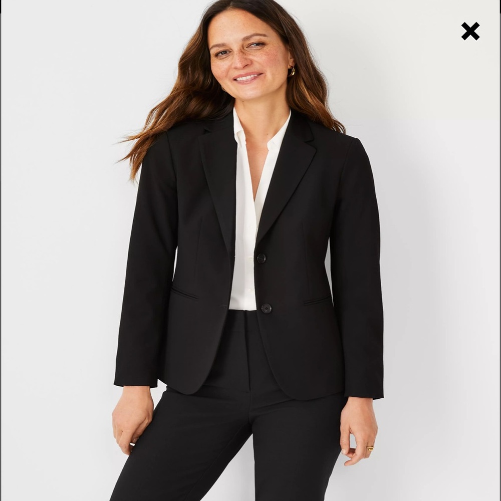 Ann TaylorThe Petite Long Two-Button Blazer in Seasonless Stretch